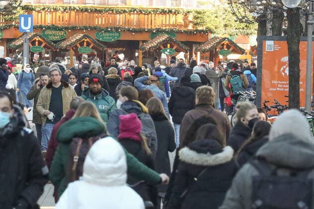 Niedersachsen, Hannover, Kein 2G mehr im Einzelhandel, volle City, Weihnachtseinkäufe, einkaufen,