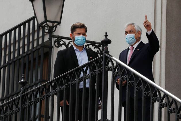News Themen der Woche KW51 News Bilder des Tages Santiago, 20 de diciembre de 2021. El Presidente de la Republica Sebastian Pinera, recibe al Presidente electo, Gabriel Boric. Dragomir Yankovic Aton Chile, Santiago Chile Aton_570816 *** Santiago, December 20, 2021 The President of the Republic Sebastian Pinera, receives the President-elect, Gabriel Boric Dragomir Yankovic Aton Chile, Santiago Chile Aton 570816  Copyright: DRAGOMIRxYANKOVIC ATONxCHILE