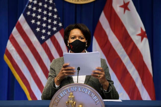 December 20, 2021, Washington, DC, United States: Mayor Muriel Bowser speaks about Covid-19 Situational Update during a press conference at John A. Wilson building in Washington DC, USA. Washington United States - ZUMAs197 20211220_zaa_s197_125 Copyright: xLeninxNollyx