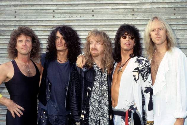 Joey Kramer, Joe Perry, Brad Whitford, Steven Tyler und Tom Hamilton von Aerosmith auf dem Monsters of Rock Festival 1990 im Donington Park. Donington, 18.08.1990 *** Joey Kramer, Joe Perry, Brad Whitford, Steven Tyler and Tom Hamilton of Aerosmith at the 1990 Monsters of Rock Festival at Donington Park Donington, 18 08 1990 Foto:xR.xKeuntjex xFuturexImage