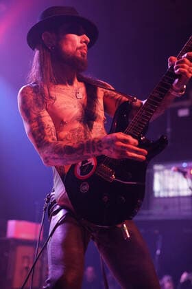 December 21, 2021, Hollywood, CA, USA: Musician - DAVE NAVARRO (Jane s Addiction) performing on stage at the Above Ground 3 Benefit Concert. Guitarists Dave Navarro and Billy Morrison (Billy Idol) and an all-star band headlined their third â€oeABOVE GROUND†benefit concert on December 20, 2021, at The Fonda Theatre, Hollywood, CA. After sitting out 2020 because of Covid, Navarro and Morrison were joined by a diverse group of special guests including Perry Farrell, Etty Lau Farrell, Corey Taylor, Mark McGrath, Steve Stevens, Franky Perez, Anthony Keidis (Red Hot Chile Peppers), Dexter Holland, and more..As with previous successful events in 2018 and 2019, this immersive evening of art and music celebrates the vinyl album as - ZUMAmt3_ 20211221_zaf_mt3_003 Copyright: xScottxMitchellx
