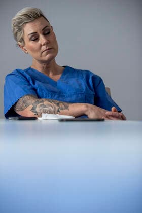 21.12.2021 , DU Duisburg , Dr. Carola Holzner , Doc Caro , Fachärztin für Anästhesiologie und spezialisiert in den Bereichen Notfallmedizin und Intensivmedizin.