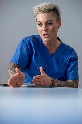 21.12.2021 , DU Duisburg , Dr. Carola Holzner , Doc Caro , Fachärztin für Anästhesiologie und spezialisiert in den Bereichen Notfallmedizin und Intensivmedizin.