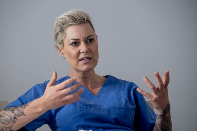 21.12.2021 , DU Duisburg , Dr. Carola Holzner , Doc Caro , Fachärztin für Anästhesiologie und spezialisiert in den Bereichen Notfallmedizin und Intensivmedizin.