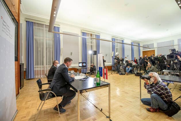 Pressekonferenz im Sozialministerium Wien zum internationalen Stand zu Omikron