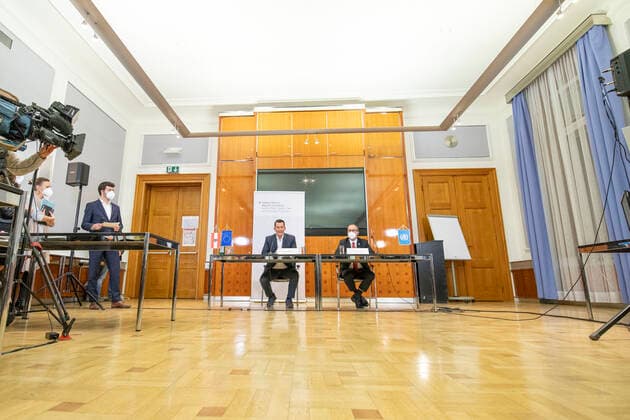 Pressekonferenz im Sozialministerium Wien zum internationalen Stand zu Omikron