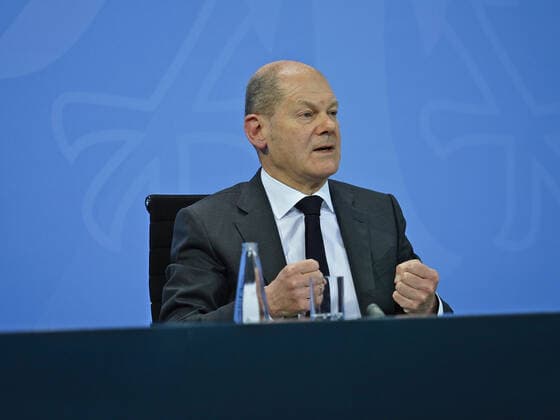 Bundeskanzler Olaf Scholz 21.12.2021 Pressekonferenz von Bundeskanzler Scholz, Ministerpräsident Wüst und Regierender Bürgermeisterin Giffey im Anschluss an die Beratungen mit den Regierungschefinnen und Regierungschefs der Länder Im Kanzleramt am 21.12.2021 Berlin Kanzleramt Berlin GER