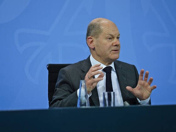Bundeskanzler Olaf Scholz 21.12.2021 Pressekonferenz von Bundeskanzler Scholz, Ministerpräsident Wüst und Regierender Bürgermeisterin Giffey im Anschluss an die Beratungen mit den Regierungschefinnen und Regierungschefs der Länder Im Kanzleramt am 21.12.2021 Berlin Kanzleramt Berlin GER