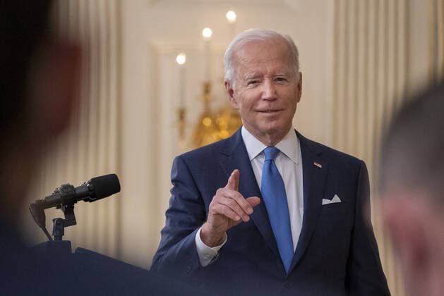 U.S. President Joe Biden delivers remarks on the status of the country s fight against COVID-19 in State Dining Room of the White House in Washington, DC., on Tuesday, December 21, 2021. Biden spoke on the topic as the country sees rising cases amid the growing Omicron variant.  WAP20211221516 KenxCedeno