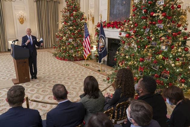 U.S. President Joe Biden delivers remarks on the status of the country s fight against COVID-19 in State Dining Room of the White House in Washington, DC., on Tuesday, December 21, 2021. Biden spoke on the topic as the country sees rising cases amid the growing Omicron variant.  WAP20211221526 KenxCedeno