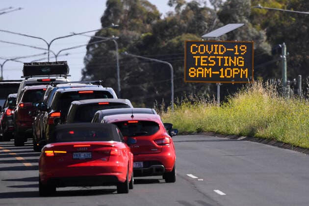 CANBERRA COVID19 TESTING, Cars line up near a Drive Through COVID-19 testing site in the suburb of Mitchell in Canberra, Wednesday, December 22, 2021. Demand for COVID19 testing has pushed capacities in the ACT and other states to the limit ahead of the Christmas travel period. ( NO ARCHIVING, EDITORIAL USE ONLY, NO USE IN BOOKS WITHOUT CONSENT CANBERRA ACT AUSTRALIA  Copyright: xLUKASxCOCHx 20211222001608280008