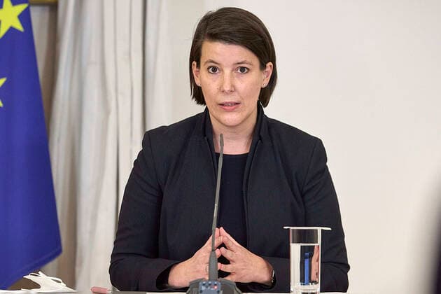 - Wien 22.12.2021- Corona-Krise - Heute am Vormittag fand im Bundeskanzleramt Beratungen der Bundesregierung mit den Landeshauptleuten und der gesamtstaatlichen COVID-Krisenkoordination (GECKO) statt. Im Anschluss gab es eine Pressekonferenz. PHOTO: Chief Medical Officer Katharina Reich während der PK. Vienna (AUSTRIA) Covid crisis - This morning the Federal Government held consultations with the Governors and the state COVID Crisis Coordination (GECKO) in the Federal Chancellery. Afterwards there was a press conference. Beratungen zu Omikron Corona Variante