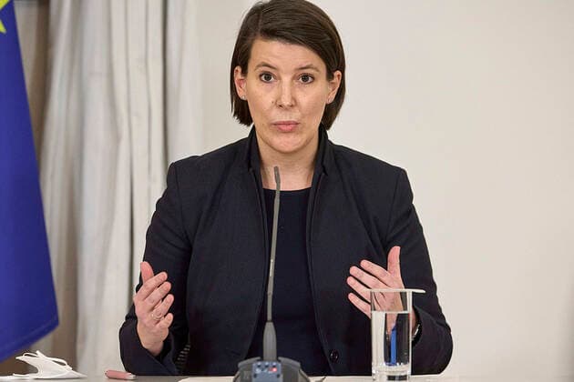 - Wien 22.12.2021- Corona-Krise - Heute am Vormittag fand im Bundeskanzleramt Beratungen der Bundesregierung mit den Landeshauptleuten und der gesamtstaatlichen COVID-Krisenkoordination (GECKO) statt. Im Anschluss gab es eine Pressekonferenz. PHOTO: Chief Medical Officer Katharina Reich während der PK. Vienna (AUSTRIA) Covid crisis - This morning the Federal Government held consultations with the Governors and the state COVID Crisis Coordination (GECKO) in the Federal Chancellery. Afterwards there was a press conference. Beratungen zu Omikron Corona Variante