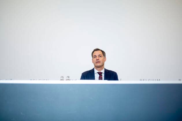 News Bilder des Tages Prime Minister Alexander De Croo pictured during a press conference after a meeting of the consultative committee with ministers of the Federal government, the regional governments and the community governments, to discuss new measures as infections with the new Omicron variant are rising, in the ongoing Covid-19 pandemic, Wednesday 22 December 2021 in Brussels. HATIMxKAGHAT 3161233