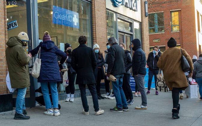 New York during the COVID-19 pandemic Lines form for Covid testing in Chelsea in New York on Thursday, December 23, 2021. (  RichardxB.xLevine