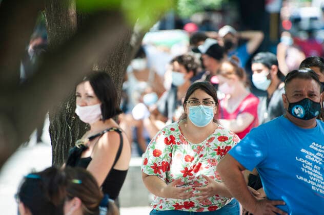 December 23, 2021, Cordoba Capital, Cordoba, ARGENTINA: Due to the advancement of the omicron variant, before the end of the year festivities, thousands of Cordobans queue up at the testing centers, waiting up to eight hours, to be tested for the RT-PCR Covid-19 coronavirus. Cordoba Capital ARGENTINA - ZUMAb196 20211223_zip_b196_003 Copyright: xDanielxBustosx