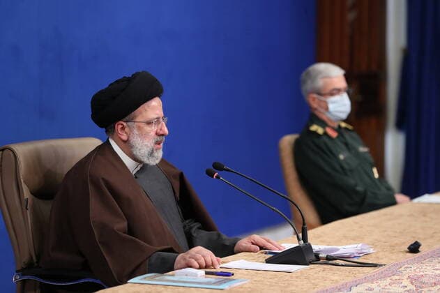 December 25, 2021, Tehran, Tehran, Iran: A handout picture provided by the Iranian presidency on December 25, 2021, shows Iran s President EBRAHIM RAISI chairing a meeting of the national staff against the coronavirus in the capital Tehran. Tehran Iran - ZUMAi98_ 20211225_zih_i98_018 Copyright: xIranianxPresidencyx