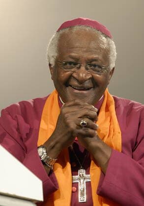 Desmond Mpilo Tutu , Bischof von Kapstadt Südafrika Erzbischof Desmond Tutu, geboren 1931 in Klerksdorp, Transvaal erhielt 1984 den Friedensnobelpreis für seine Arbeit zur Überwindung des Apartheidsregimes. Er lebt in Kapstadt. evangelischer Kirchen tag 2007 in Köln 08.06.2007