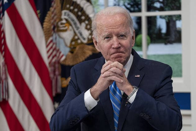 News Themen der Woche KW52 News Bilder des Tages President Joe Biden joins the White House COVID-19 Response Team s regular call with the National Governors Association to discuss his Administration s response to the Omicron variant and to hear from the Governors on the needs in their States in the South Court Auditorium of the Eisenhower Executive Office Building in Washington, DC on Monday, December 27, 2021.  WAP20211227502 KenxCedeno