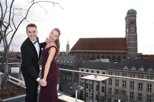 Entertainment Themen der Woche KW52 Entertainment Bilder des Tages Leonard I.25 Bogner Elisabeth II 21 Schnellenberger Prinzenpaar Muenchen 29.12.21 Bayerischer Hof Narrhalla Prinzenpaar Vorstellung Muenchen *** Leonard I 25 Bogner Elisabeth II 21 Schnellenberger Prinzenpaar Munich 29 12 21 Bavarian Court Narrhalla Prinzenpaar Presentation Munich