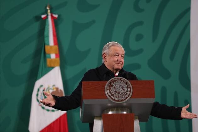 Mexican President Andres Manuel Lopez Obrador speaks during his daily morning conference at the National Palace in Mexico City, Mexico, 30 December 2021. Lopez Obrador insisted this Thursday on the idea that the Bank of Mexico (Banxico) not only focus on controlling the price increase, as dictated by its internal law, but also seek economic growth. Lopez Obrador insists that Banco de México not only focus on inflation !ACHTUNG: NUR REDAKTIONELLE NUTZUNG!  Copyright: xSashenkaxGutierrezx MEX1754 20211230-240b44d857ed9b87bdad8dffc4faec1efca40a01