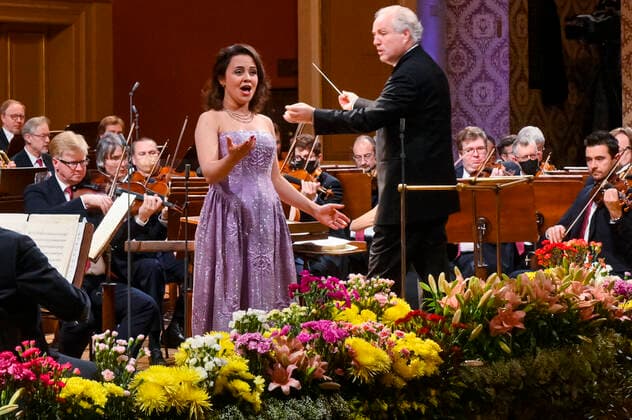 Austrian conductor Manfred Honeck and soprano of Kyrgyzstan Katharina Konradi perform during the New Year concert of Czech Philharmonic in Prague, Czech Republic, January 1, 2022. (CTKxPhoto VitxSimanek) CTKPhotoP2022010103909  VIS 003