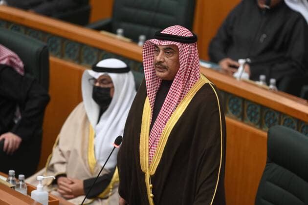 Bilder des Jahres 2022, News 01 Januar News Themen der Woche KW01 News Bilder des Tages (220104) -- KUWAIT CITY, Jan. 4, 2022 -- Kuwait s Prime Minister Sheikh Sabah Khaled Al-Hamad Al-Sabah (R) takes oath at a parliament session in Kuwait City, Kuwait, Jan. 4, 2022. Kuwait s new government took the constitutional oath on Tuesday before the National Assembly, or the parliament, the Kuwait News Agency (KUNA) reported. Kuwait s Prime Minister Sheikh Sabah Khaled Al-Hamad Al-Sabah and his cabinet took the oath at the start of the assembly s ordinary session to commence work prescribed in Article 91 of the Constitution, KUNA reported. (Photo by Xinhua) KUWAIT-KUWAIT CITY-GOVERNMENT-OATH-TAKING Asad 