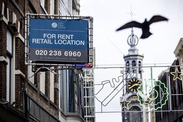 AMSTERDAM - A retail property is for rent. The vacancy of shops is not only the result of corona, but possibly also of rents that are increasing. ANP SEM VAN DER WAL