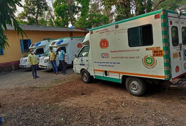 Coronavirus, Eindrücke aus Indien MUMBAI, INDIA - JANUARY 4: The Ashram School at Chimbipada, Bhiwandi where 28 students on Monday were tested positive with Covid-19, in Thane, on January 4, 2022 in Mumbai, India. (Photo by Praful Gangurde Hindustan Times ) Daily Life Amid Coronavirus Pandemic In India