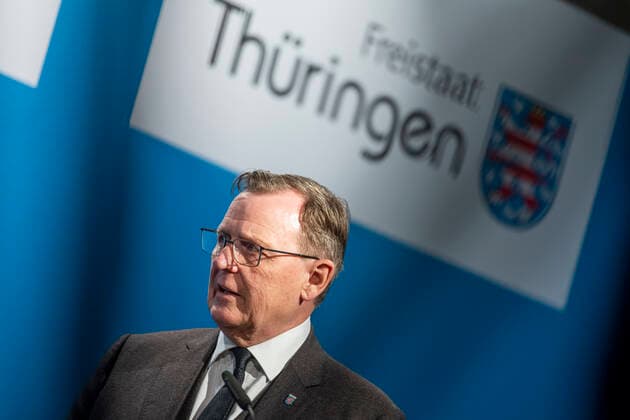 PRESSEKONFERENZ - GENERALMAJOR CARSTEN BREUER UND MINISTERPRÄSIDENT BODO RAMELOW 05 01 2022 - Erfurt: Medienstatement von Ministerpräsident Bodo Ramelow im Erfurter Haus Dacheröden am 5. Januar 2022. _________________