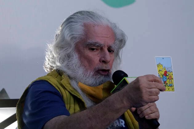Senior Witch Predictions To New Year 2022 MEXICO CITY, MEXICO - JAN 5, 2022: Antonio Vazquez, the soothsayer called Senior Witch during a press conference gives his predictions for the new year 2022 through card readings at his esoteric shop. On January 5, 2022 in Mexico City, Mexico. (Photo by Luis Barron Eyepix Group) Copyright: xLuisxBarronx xEyepixxGroupx EYEPIXGROUP_LB_05012022_53823