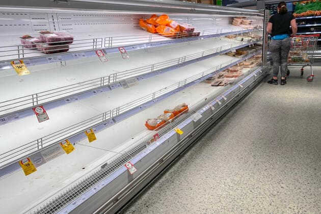 EMPTY SUPERMARKET SELVES SYDNEY, Empty shelves of meat products are seen at a supermarket in Sydney, Friday, January 7, 2022. The recent spike in Covid19 infections has caused major logistical disruptions, with staff members, truck drivers and distribution centre workers among those forced to stay at home with the virus or awaiting test results. ( NO ARCHIVING, EDITORIAL USE ONLY, NO USE IN BOOKS WITHOUT CONSENT SYDNEY NSW AUSTRALIA  Copyright: xMICKxTSIKASx 20220107001611363198