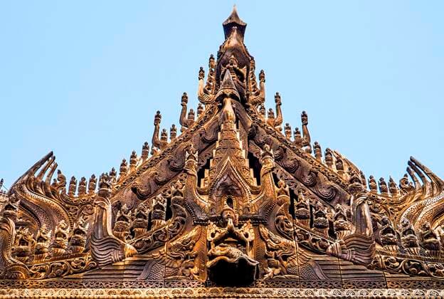  Shwenandaw Kloster mit Holzschnitzereien, Mandalay, Myanmar, Mandalay, Myanmar, Asien *** Shwenandaw Monastery with wood carvings, Mandalay, Myanmar, Mandalay, Myanmar, Asia Copyright: imageBROKER/RaimundxFranken iblrfn07206281.jpg