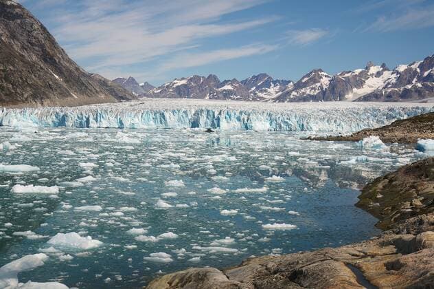 Front eines Gletschers, Eisberge im Wasser, Knud Rasmussen Gletscher, Arktis, Grönland, Dänemark, Nordamerika *** Front of glacier, icebergs in water, Knud Rasmussen glacier, Arctic, Greenland, Denmark, North America Copyright: imageBROKER ReinhardxPantke ibxrpa07207830.jpg