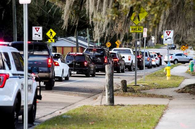 January 7, 2022, Tampa, Florida, USA: Cars line up and wait at a drive up Covid testing site at the Alfred Al Barnes Park, 2902 N 32nd St, on Friday, Jan. 7, 2022 in Tampa. The state is reporting record numbers of Covid infections primarily due to the current wave of the Omicron variant. Testing sites have seen an uptick as well. Tampa USA - ZUMAs70_ 20220107_zan_s70_010 Copyright: xDirkxShaddx