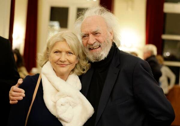 Achim Wolff mit Ehefrau Rita Feldmeier bei der Theaterpremiere von Rent a friend, Deutschland, Berlin, Schlosspark Theater, RENT A FRIEND, Komödie von Folke Braband, Mit Caroline Beil, Bürger Lars Dietrich, Alessija Lause & TORSTEN MÜNCHOW *** Achim Wolff with wife Rita Feldmeier at the theater premiere of Rent a friend, Germany, Berlin, Schlosspark Theater, RENT A FRIEND, Comedy by Folke Braband, With Caroline Beil, Bürger Lars Dietrich, Alessija Lause TORSTEN MÜNCHOW