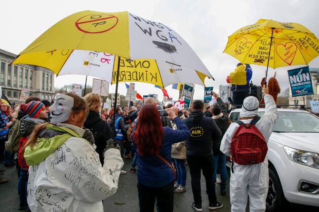 Illustration picture shows a protest against corona measures under the together for freedom moniker, Sunday 09 January 2022 in Brussels.  NICOLASxMAETERLINCK 3169717