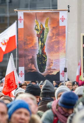 09.01.2022 Demonstration am Landhausplatz und weiter durch die Innenstadt von Innsbruck, Tirol, Österreich Demonstration für die Impffreiheit Demo gegen Corona, Coronavirus, Covid-19 Maßnahmen: Impfpflicht, Impfzwang, Impfen, Lockdown Motto der Demonstration von Team Tirol: Für unsere Freiheit FPÖ und MFG ebenfalls dabei