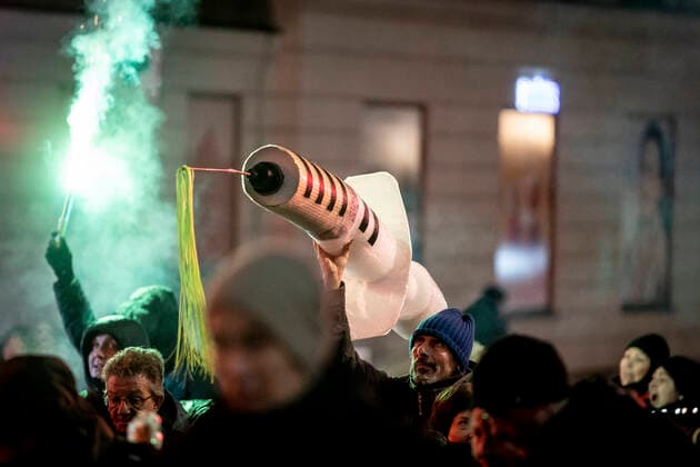 News Bilder des Tages Protestgruppen Men in Black demonstrerer i Koebenhavn, soendag den 9. januar 2022. MiB markerer aarsdagen for gruppens foerste protest.. , Copenhagen Denmark Copyright: RitzauxScanpix MadsxClausxRasmussenx cop102 spdk20220109-211922-L