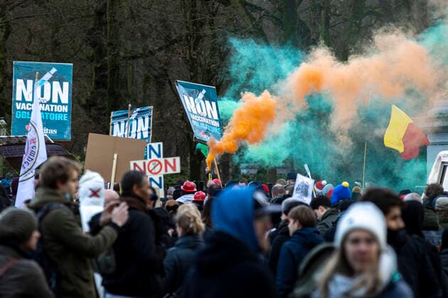 09.01.2022 , Brüssel , Belgien , Tausende demonstrieren gegen die Coronamassnahmen der Regierung in Belgien und gegen die Impfpflicht , leichte Ausschreitungen nach Ende der Demonstration.