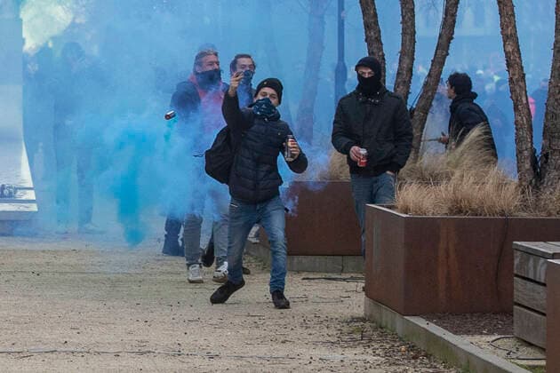 09.01.2022 , Brüssel , Belgien , Tausende demonstrieren gegen die Coronamassnahmen der Regierung in Belgien und gegen die Impfpflicht , leichte Ausschreitungen nach Ende der Demonstration.