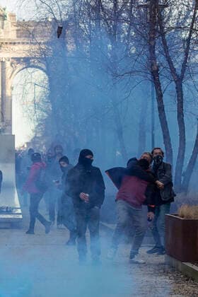 09.01.2022 , Brüssel , Belgien , Tausende demonstrieren gegen die Coronamassnahmen der Regierung in Belgien und gegen die Impfpflicht , leichte Ausschreitungen nach Ende der Demonstration.