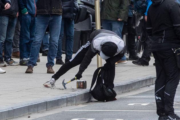 09.01.2022 , Brüssel , Belgien , Tausende demonstrieren gegen die Coronamassnahmen der Regierung in Belgien und gegen die Impfpflicht , leichte Ausschreitungen nach Ende der Demonstration.