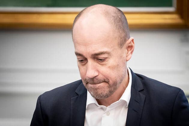 Sundhedsminister Magnus Heunicke (S) under aabent samraad i Folketingets Sundhedsudvalg med sundhedsministeren paa Christiansborg, tirsdag den 11. januar 2022.. , Copenhagen Denmark Copyright: RitzauxScanpix MadsxClausxRasmussenx cop101 spdk20220111-144833-L