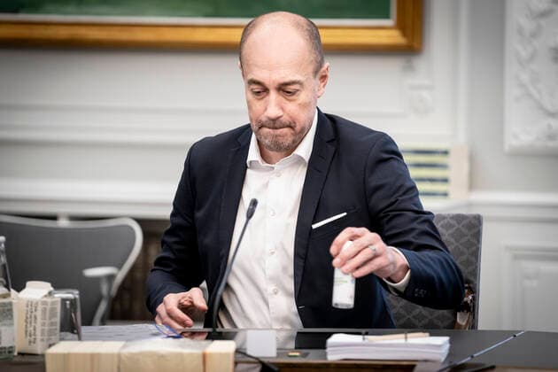 Sundhedsminister Magnus Heunicke (S) under aabent samraad i Folketingets Sundhedsudvalg med sundhedsministeren paa Christiansborg, tirsdag den 11. januar 2022.. , Copenhagen Denmark Copyright: RitzauxScanpix MadsxClausxRasmussenx cop101 spdk20220111-144842-L
