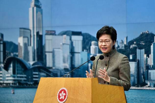Coronavirus in Hongkong, Carrie Lam Pressekonferenz HONG KONG, CHINA - JANUARY 11: Hong Kong Chief Executive Carrie Lam Cheng Yuet-ngor speaks on the vaccination service to the media before a meeting on January 11, 2022 in Hong Kong, China. Hong Kong will set up more COVID-19 vaccination sites in late January.  Copyright: xVCGx CFP111364563232