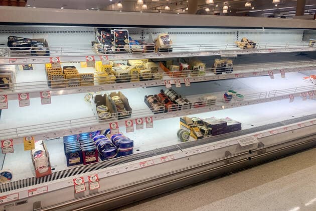 EMPTY SUPERMARKET SHELVES SYDNEY, Empty shelves of cheese products are seen at a supermarket in Sydney, Wednesday, January 12, 2022. The recent spike in COVID-19 infections has caused major logistical disruptions, with staff members, truck drivers and distribution centre workers among those forced to stay at home with the virus or awaiting test results. ( NO ARCHIVING, EDITORIAL USE ONLY, NO USE IN BOOKS WITHOUT CONSENT SYDNEY NSW AUSTRALIA  Copyright: xBIANCAxDExMARCHIx 20220112001612705876