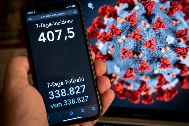 Coronavirus in Deutschland - Covid-19-Dashboard des Robert Koch-Institut 12.01.2022: Robert Koch-Institut: 7-Tage-Inzidenz 407,5. 7-Tage-Fallzahl 338.827. COVID-19-Fälle 7.661.811. Zugang um 80.430 gegenüber dem Vortag. COVID-19-Todesfälle 114.735. Zugang um 384 gegenüber dem Vortag.
