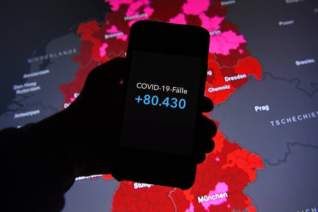 Coronavirus in Deutschland - Covid-19-Dashboard des Robert Koch-Institut 12.01.2022, Robert Koch-Institut: 7-Tage-Inzidenz 407,5. 7-Tage-Fallzahl 338.827. COVID-19-Fälle 7.661.811. Zugang um 80.430 gegenüber dem Vortag. COVID-19-Todesfälle 114.735. Zugang um 384 gegenüber dem Vortag.