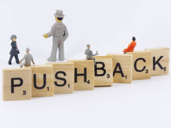 Symbolfoto zum Unwort des Jahres Pushback *** Symbol photo for the Unword of the Year Pushback